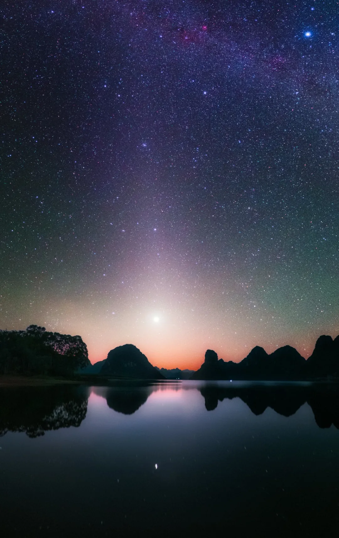 星空照片(“追星”8年，广西摄影师拍下璀璨星河，让无数人领略星空震撼之美)