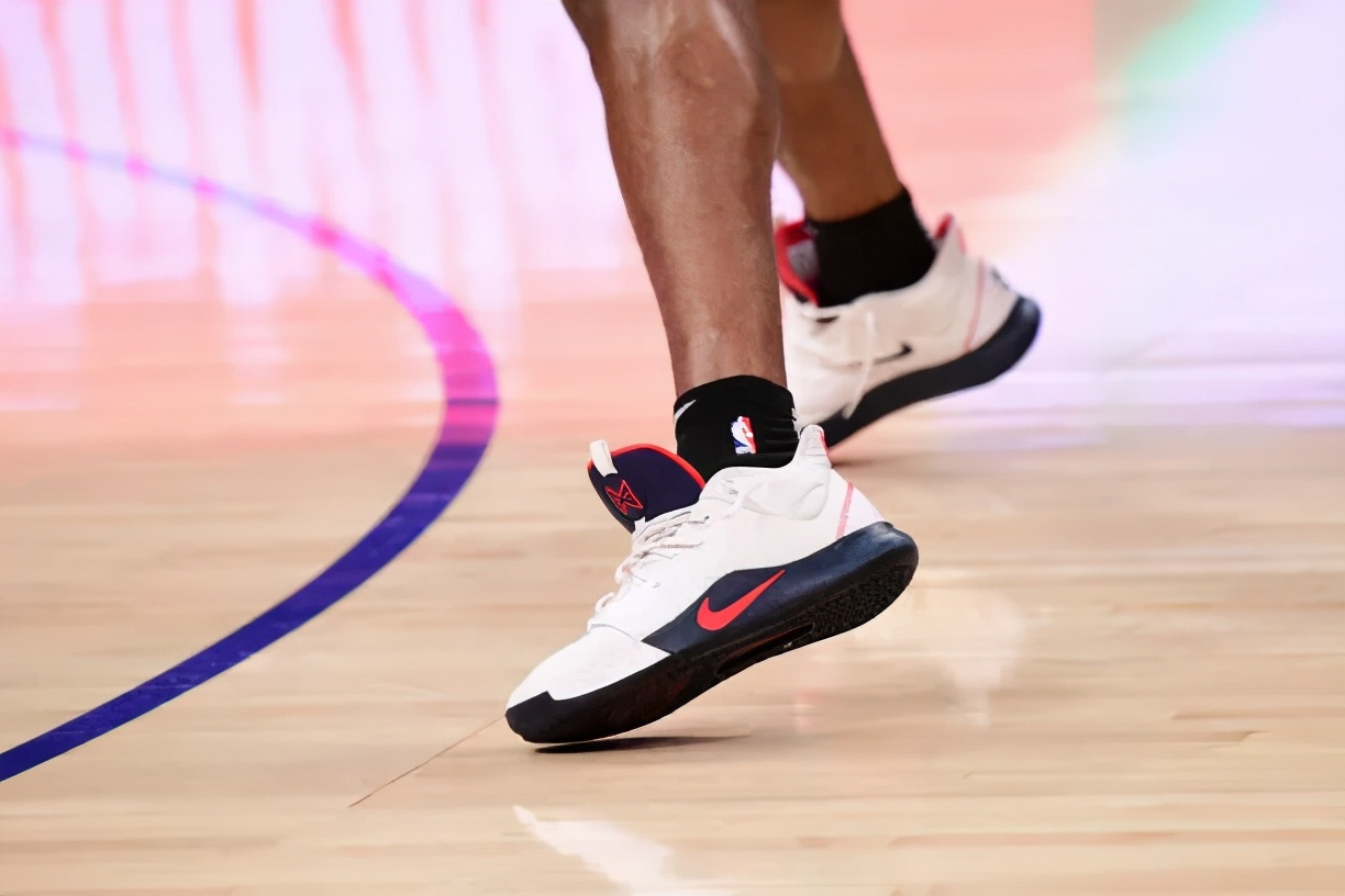 nba穿李宁鞋的球员有哪些（NBA球员上脚：詹姆斯2双签名鞋，巴特勒穿李宁驭帅14？）