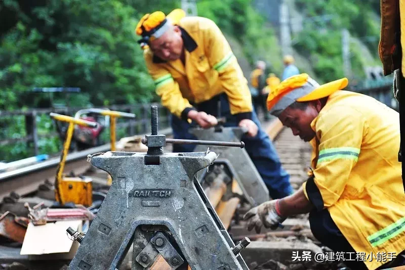 揭秘！钢轨更换全流程