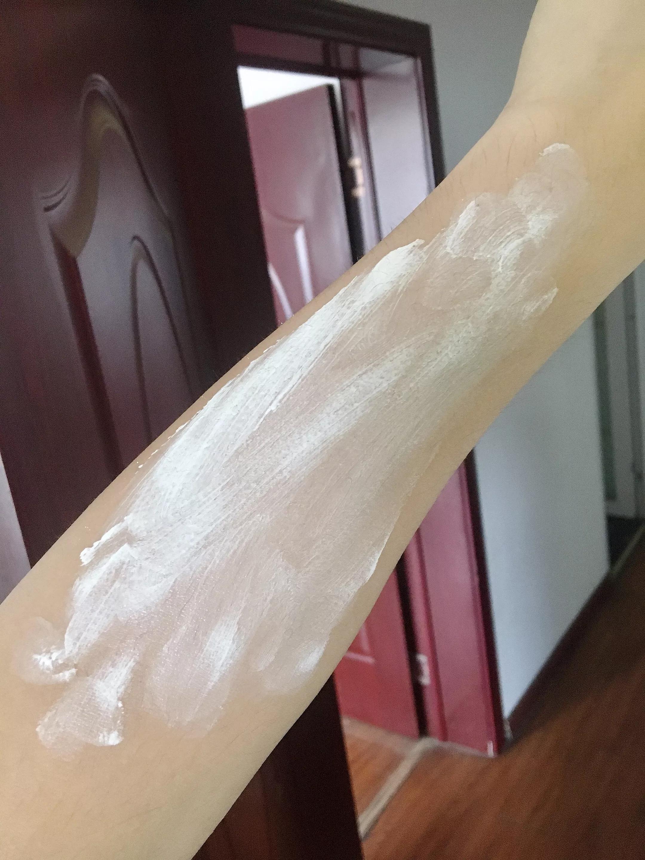 素颜霜涂身上出门会不会有点怪？