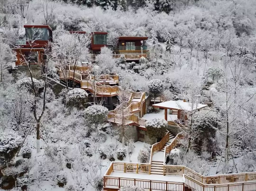 成都2天来回的温泉推荐，彩林雪景青山绿水，美成仙境