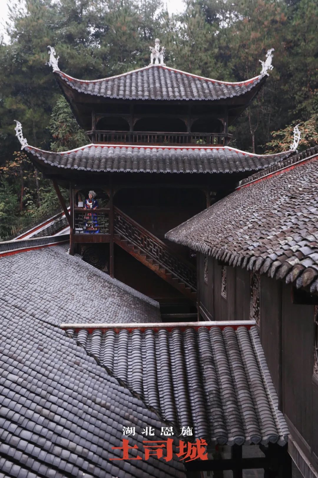 湖北恩施旅行，除了峡谷风光，想感受土家族风情，别错过这两座城