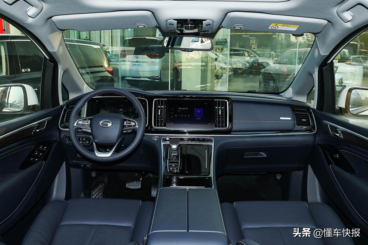 20万元级自主品牌MPV，荣威iMAX8与传祺M8怎么选？
