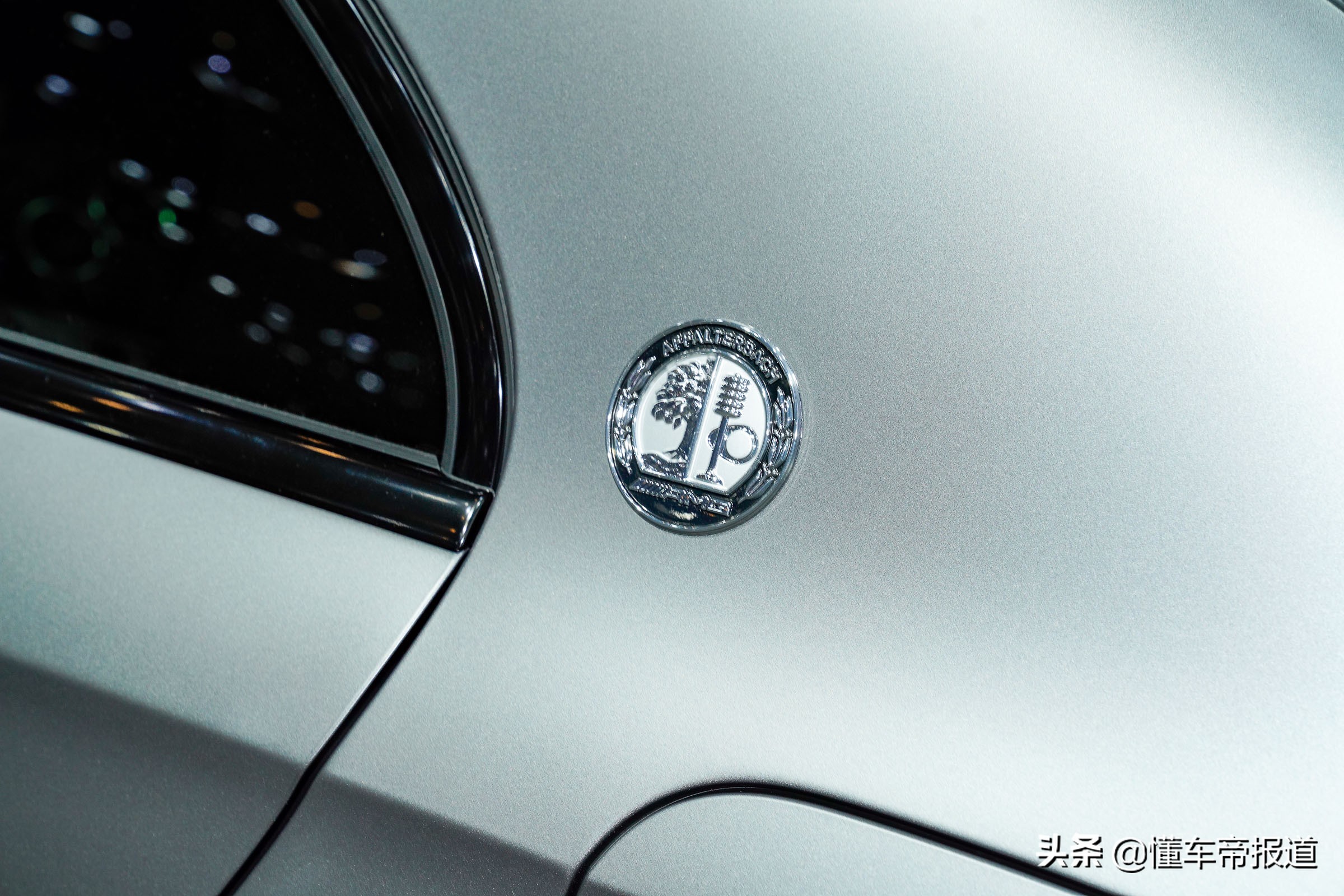 新车｜增加红色拉花点缀，AMG A 35 L 4MATIC炽夜特别版实拍解析