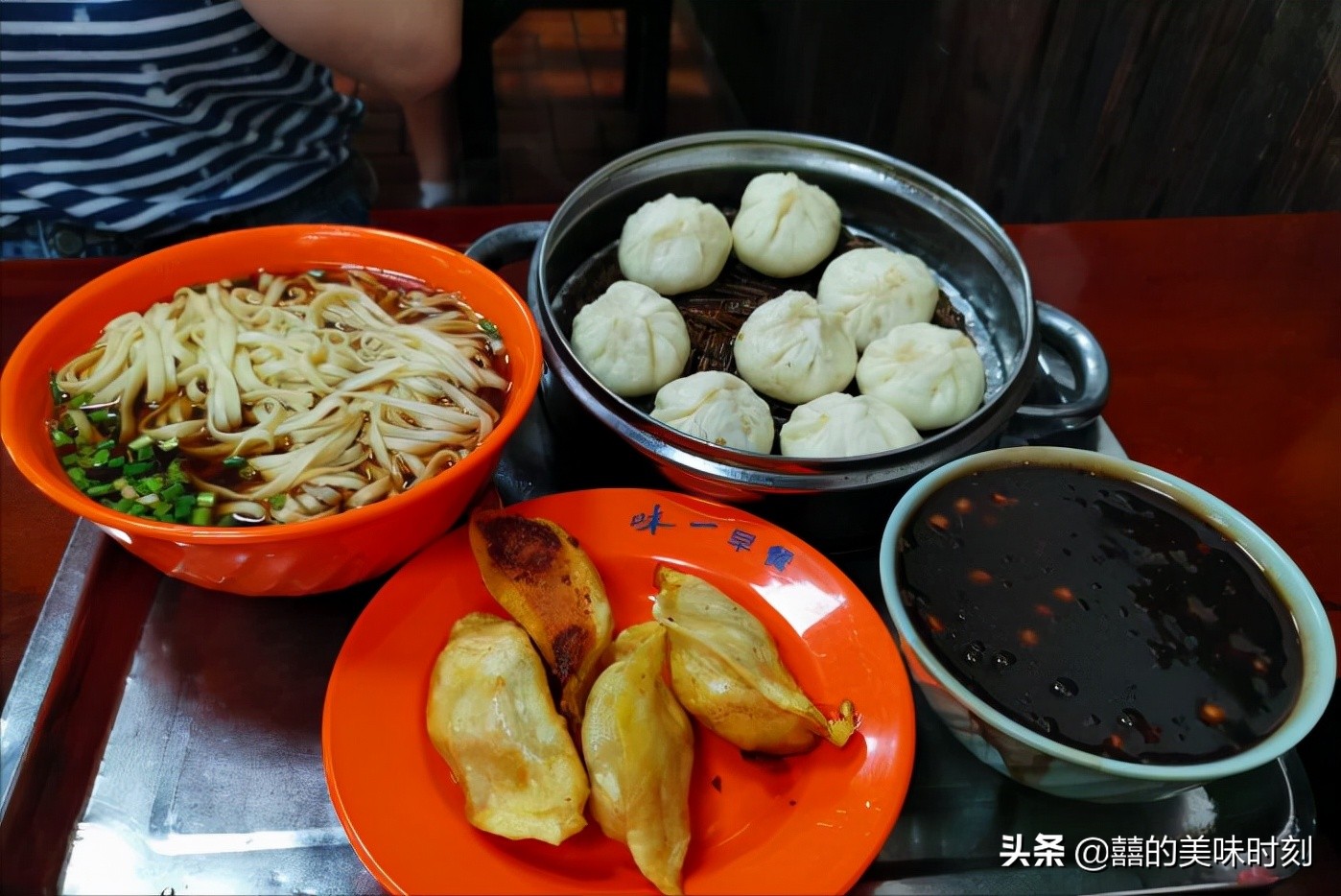 宁波无一不知的早餐店，老味道几十年不变，酱油馄饨配小笼包绝了