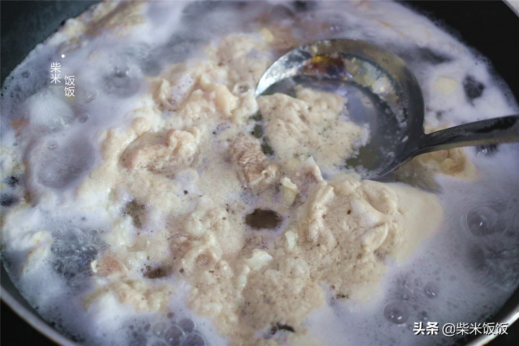 羊肉别总炖汤了，试试这个做法，鲜香又滋补，现在吃最合适