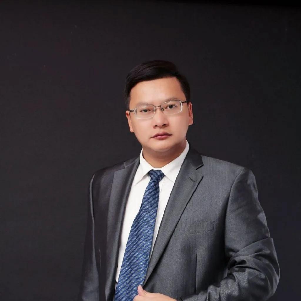 熊磊又发布长文，看似是给周律师道歉，实则是给许敏哥哥泼脏水