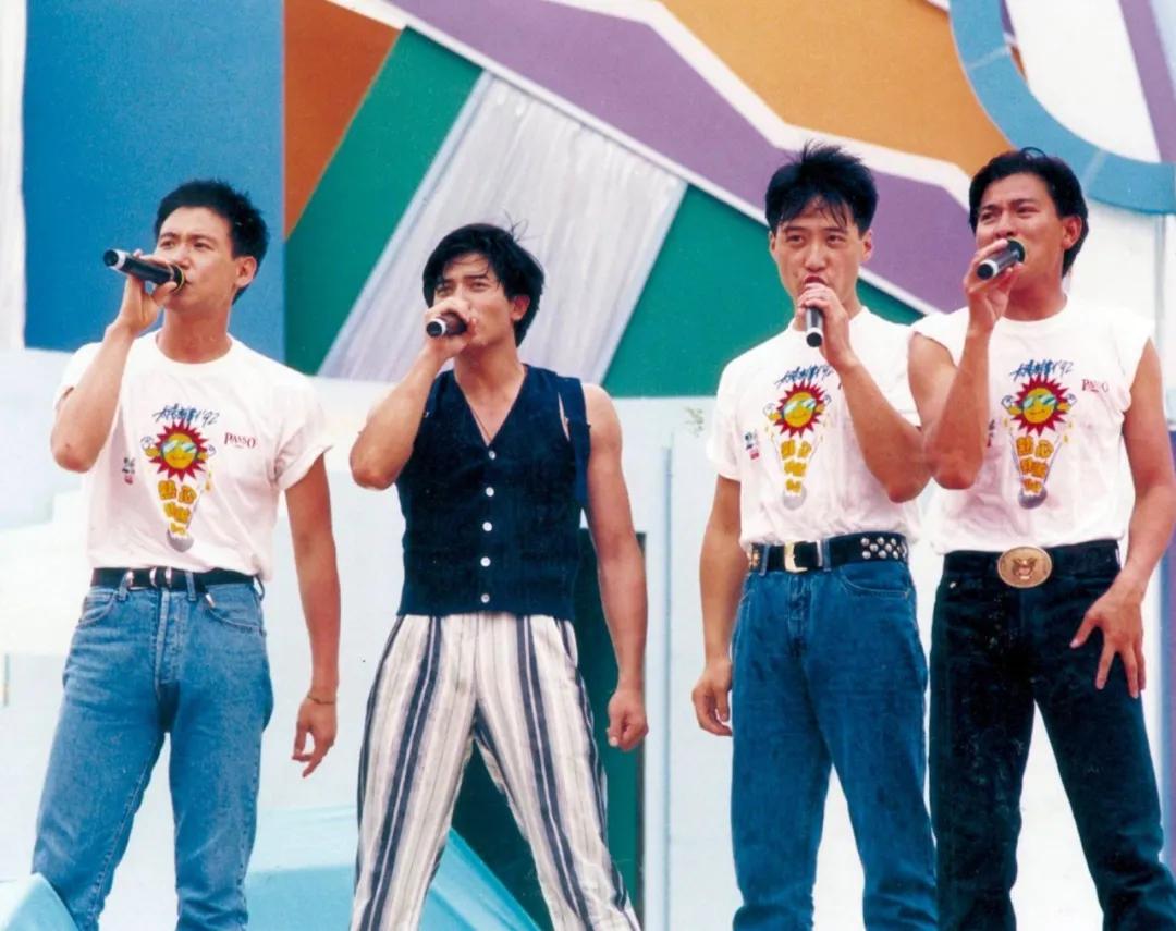 1992封王颁奖晚会现场直播(1992年，香港四大天王正式封王，为何是华语乐坛最后的辉煌？)