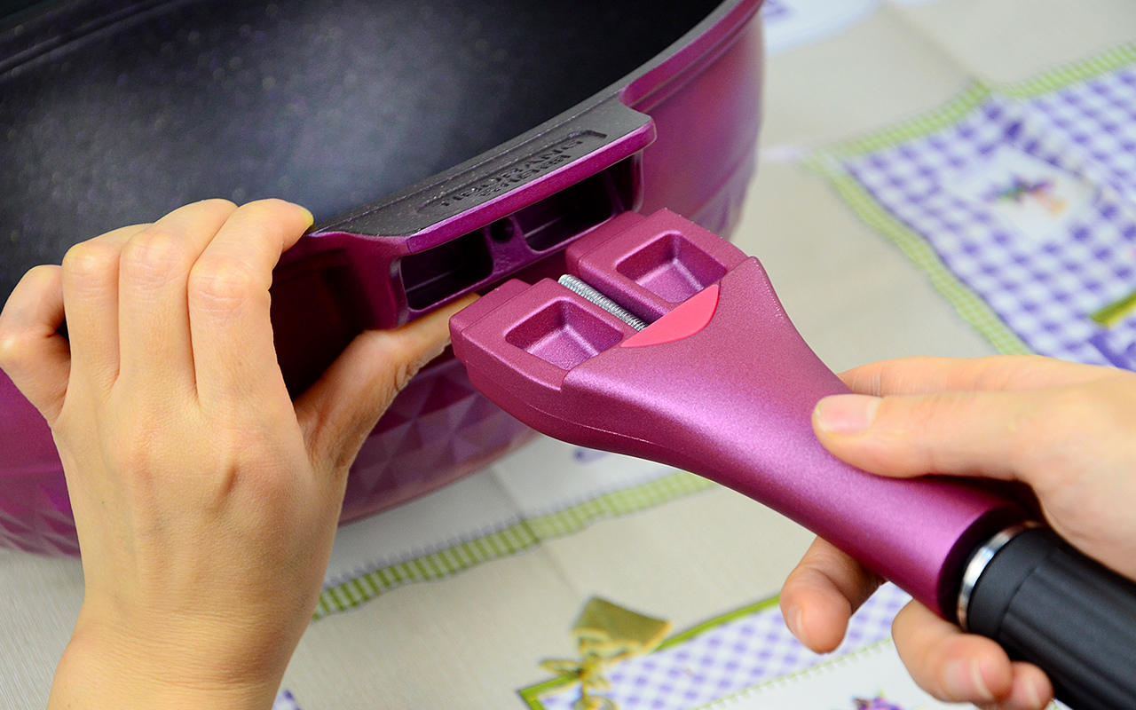 一锅8用的帝伯朗钛钻不粘锅，使用后什么感受？“爆赞！”