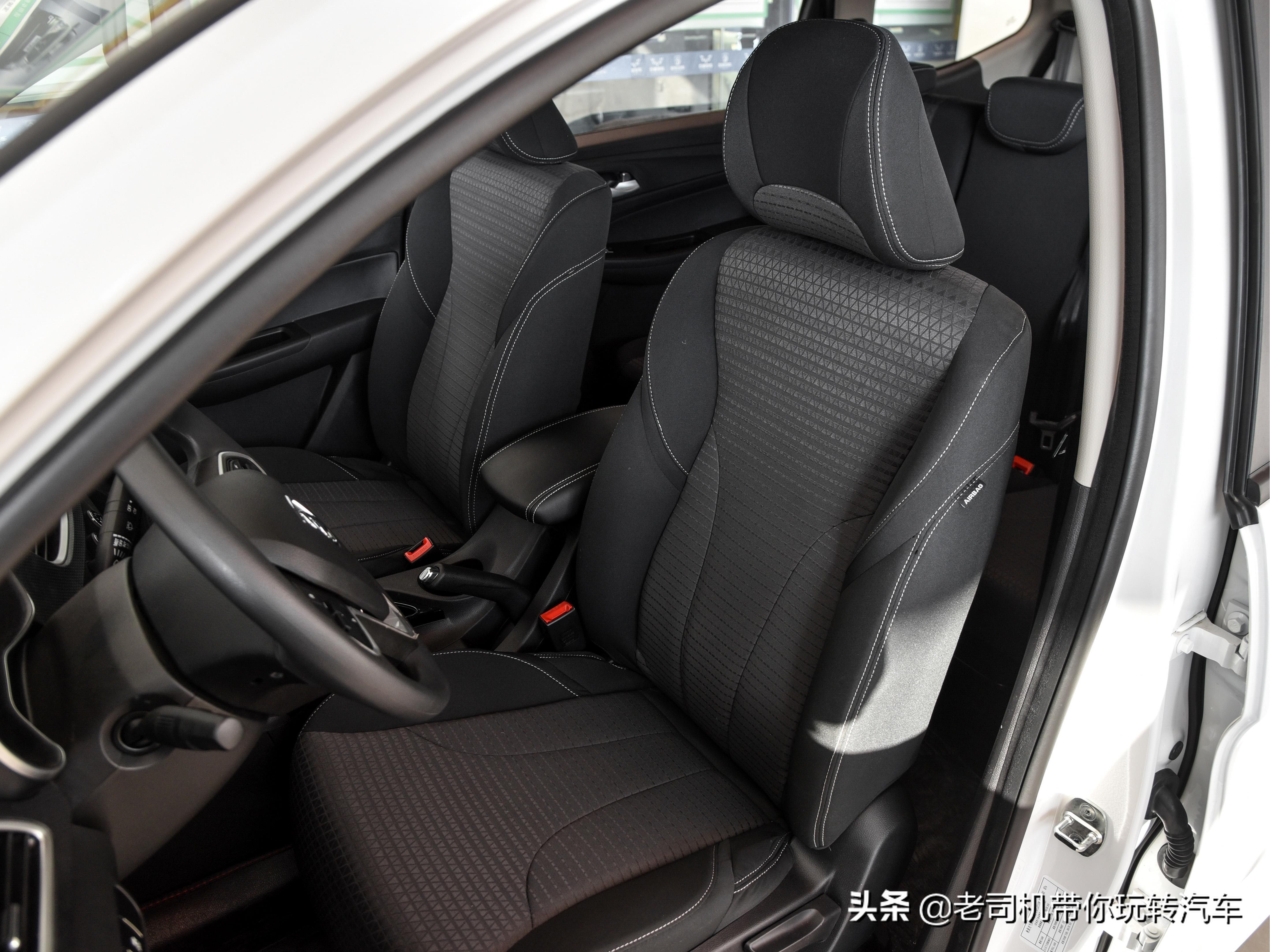7座MPV的入门低价车，1.5T自动挡都有，7.6L油耗，带你看宝骏730