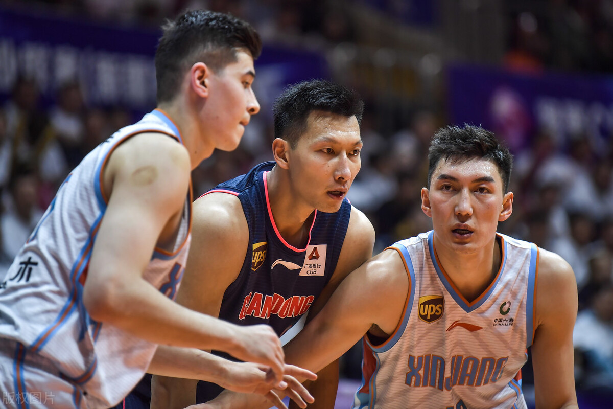 易建联为什么不打男篮世界杯(中国男篮失败的领袖易建联 为什么没在NBA成功)