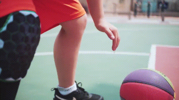 儿童篮球护具(孩子打篮球为什么一定要戴护膝？)