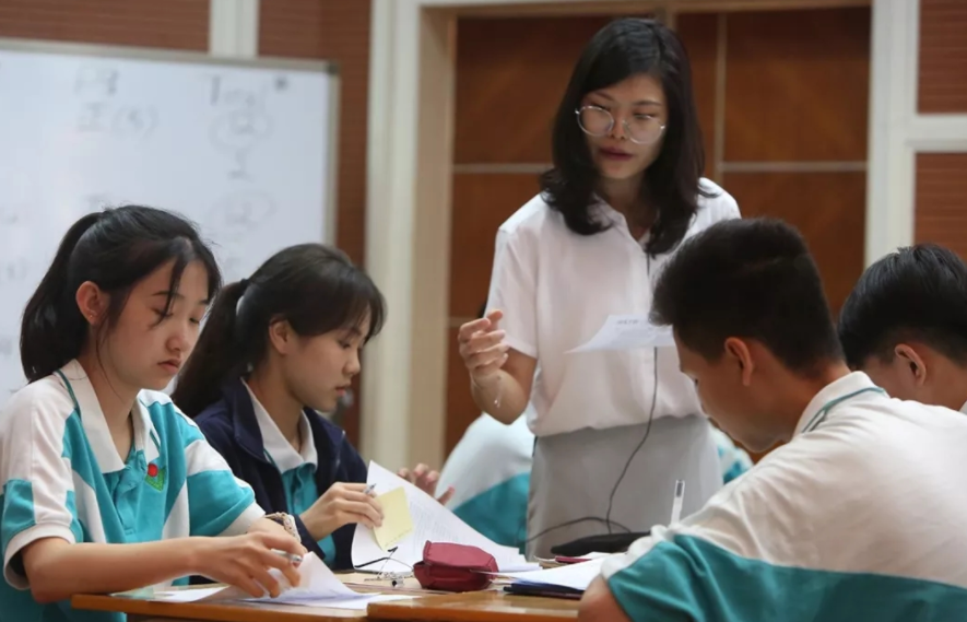 公立学校和民办学校的差距拉开？“双减”落地后，开学初现端倪