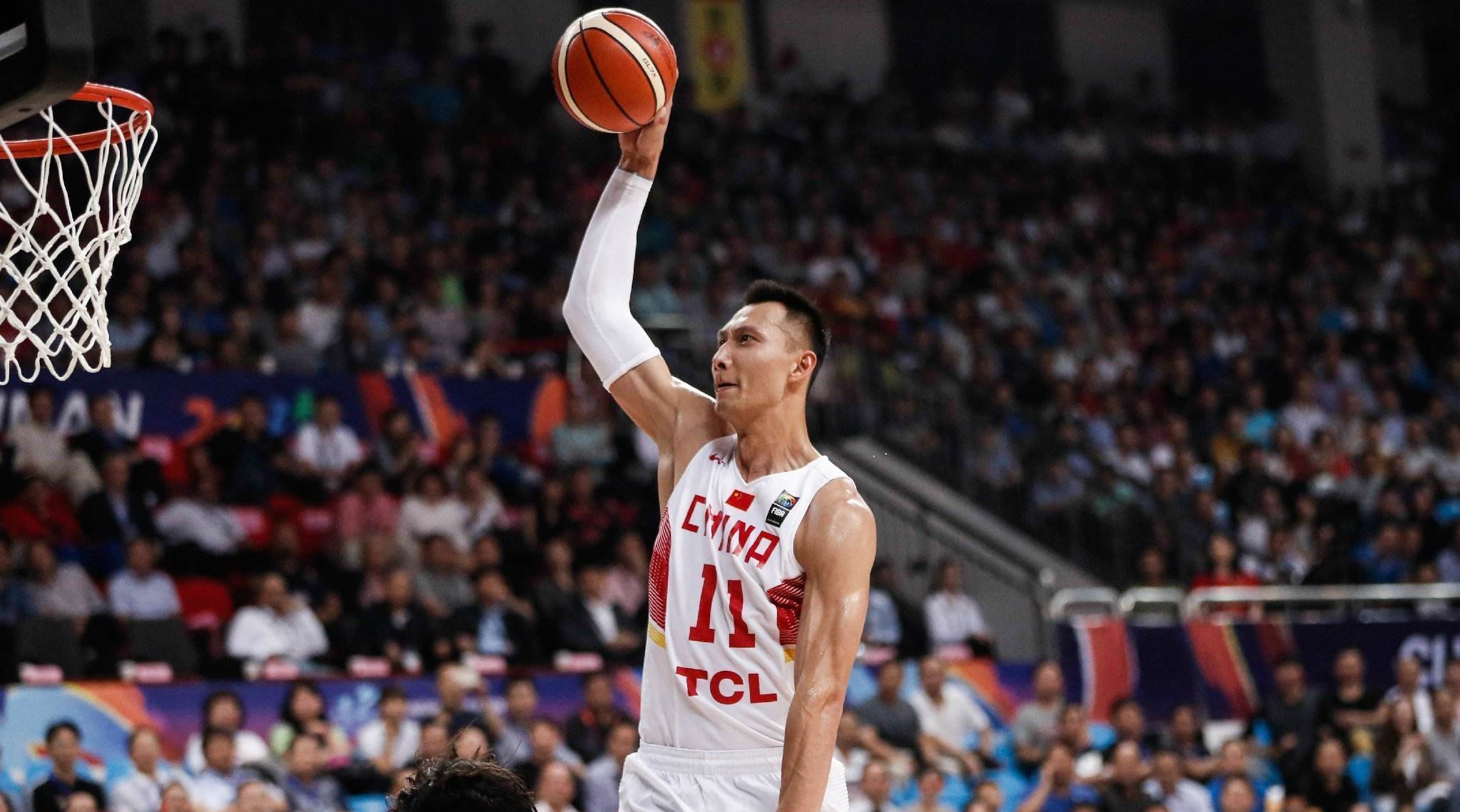 为什么顺利放易建联去nba(五方面说透易建联为何能在第6顺位被选中，球迷：原来阿联这么强)