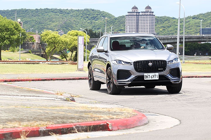不放弃，就有机会，试驾捷豹新款F-Pace R-Dynamic S