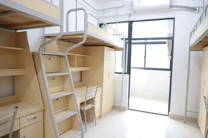 江苏高校智能豪华宿舍上热搜，夏有空调冬有暖气！网友：南方也供暖，慕了！