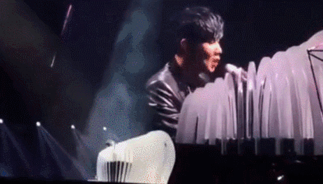 被迫屠榜热搜的林俊杰，凭什么让全世界都无法拒绝