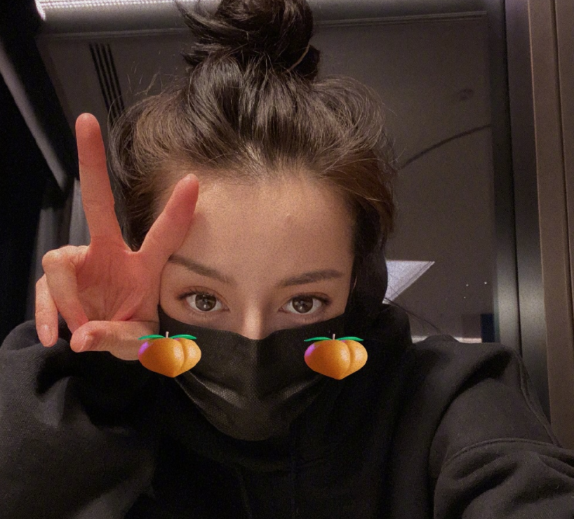 明星为考生送祝福，夏梦周奇态度相同，却被鹿晗热巴杨紫圈粉