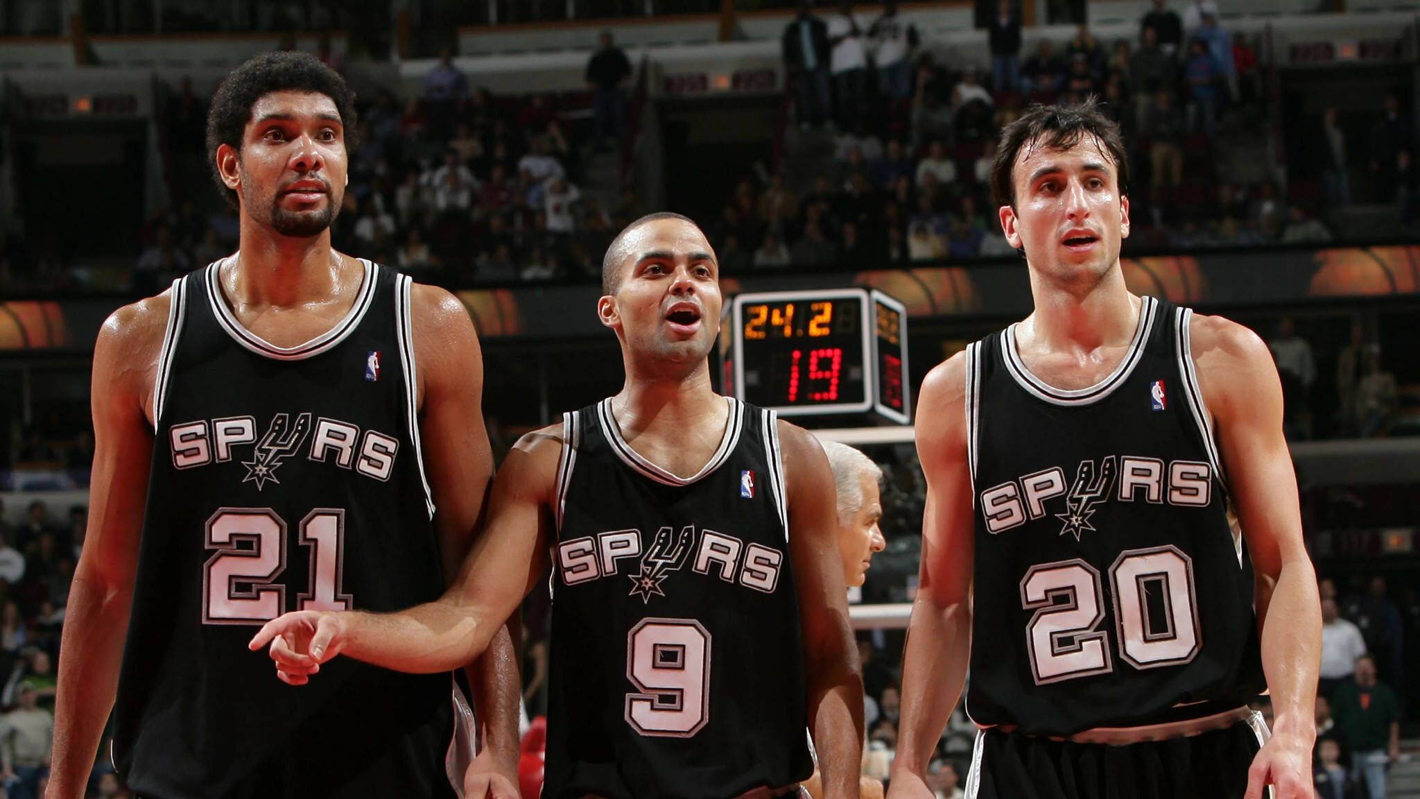 nba籃球隊（誰才是NBA歷史最強球隊？8大經典陣容入選，勇士湖人公牛爭第一）