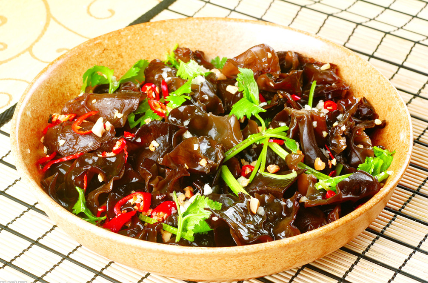 凉拌木耳，直接焯水就错了！加入薄荷，入味脆爽，吃完还想吃