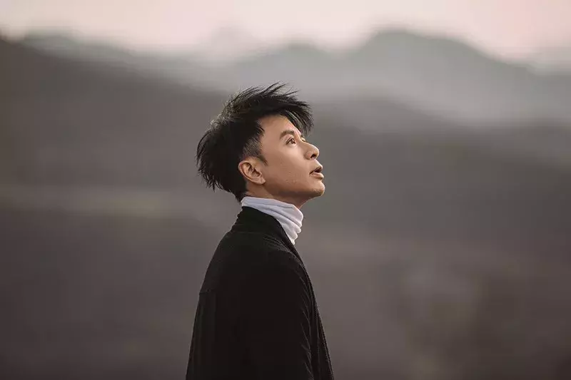 10首最经典的粤语歌，听一遍就上瘾了