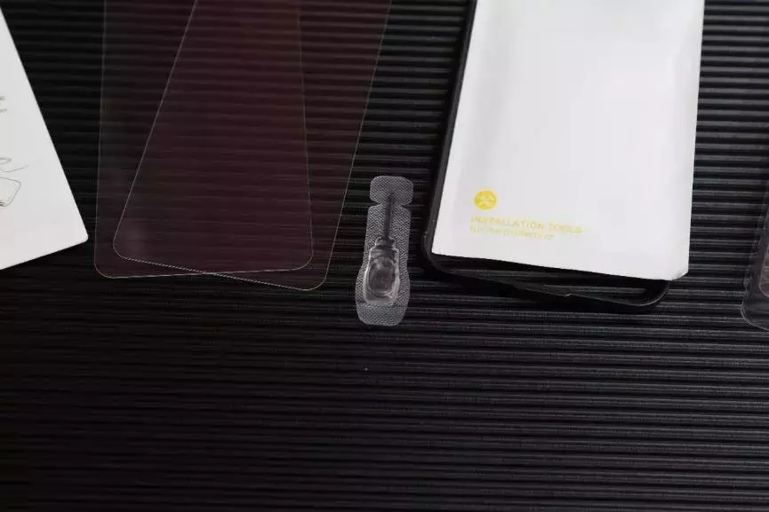 变着方法弄碎我的iPhone手机膜-17款钢化玻璃膜大横评