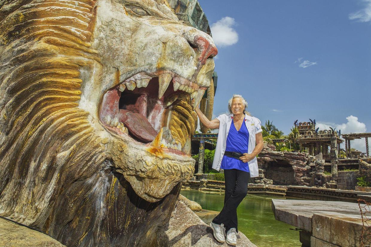 狩猎性侵近百少女、雇妓女强上14岁儿子…这个英国富豪终于被抓