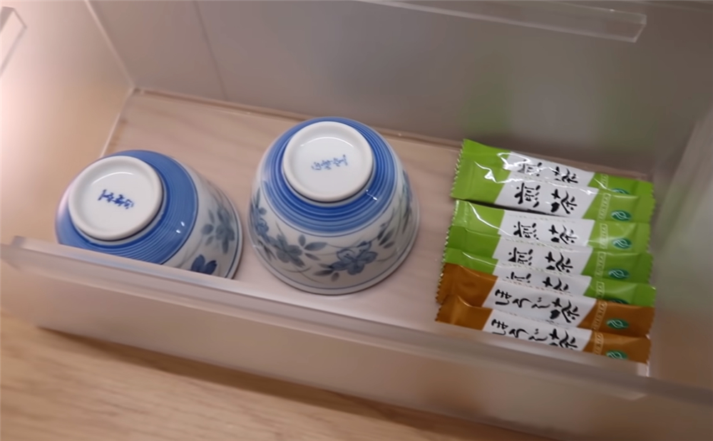 在日本渡轮头等舱住15小时：不到7㎡的小房间，打扫得一尘不染