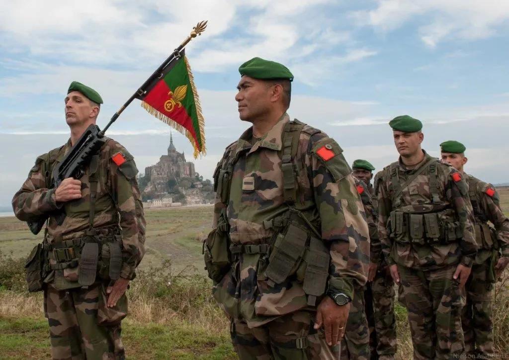 外籍军团现有编制为法国外籍兵团第1步兵团,第2外籍步兵团,第3外籍