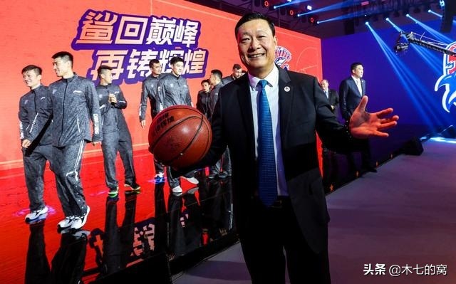 上海大鲨鱼为什么打nba(李春江解救搁浅大鲨鱼，上海教练图鉴)