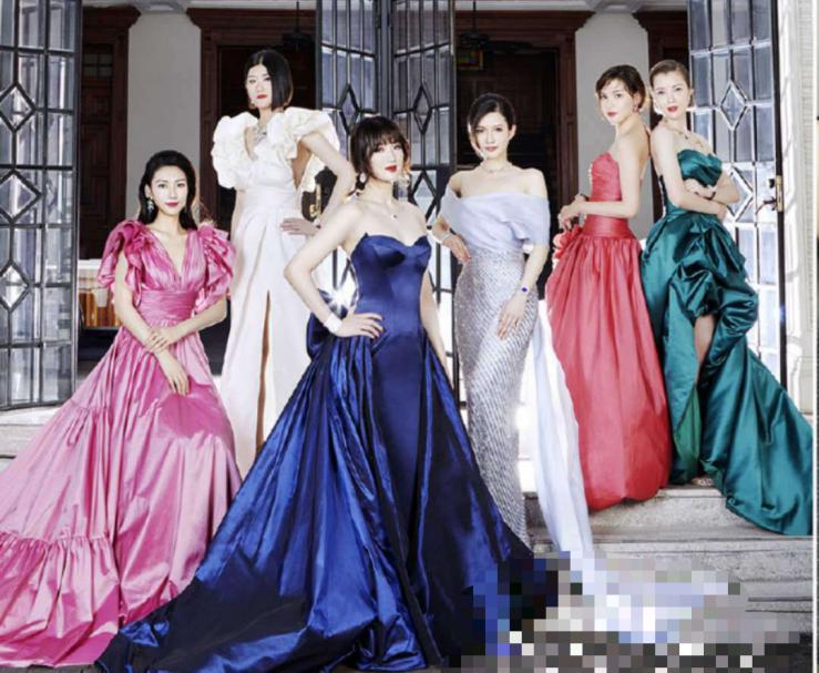 千亿富二代姚安娜和众名媛同框，她站在最中间，富豪朋友圈曝光