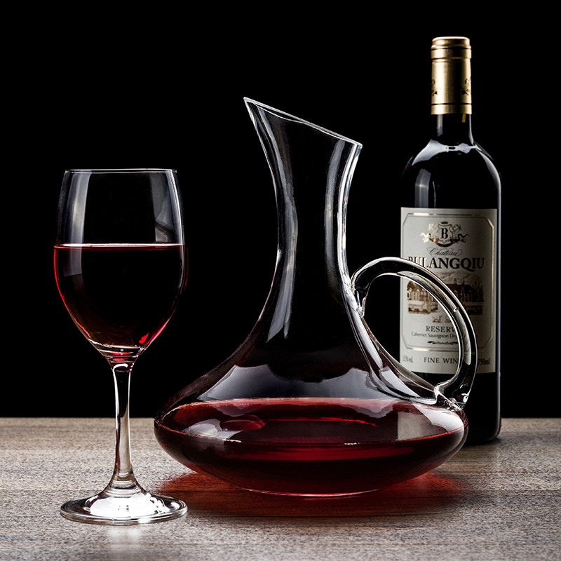 酒问|如何判断一瓶红酒需要醒多长时间?醒酒有哪些注意事项?