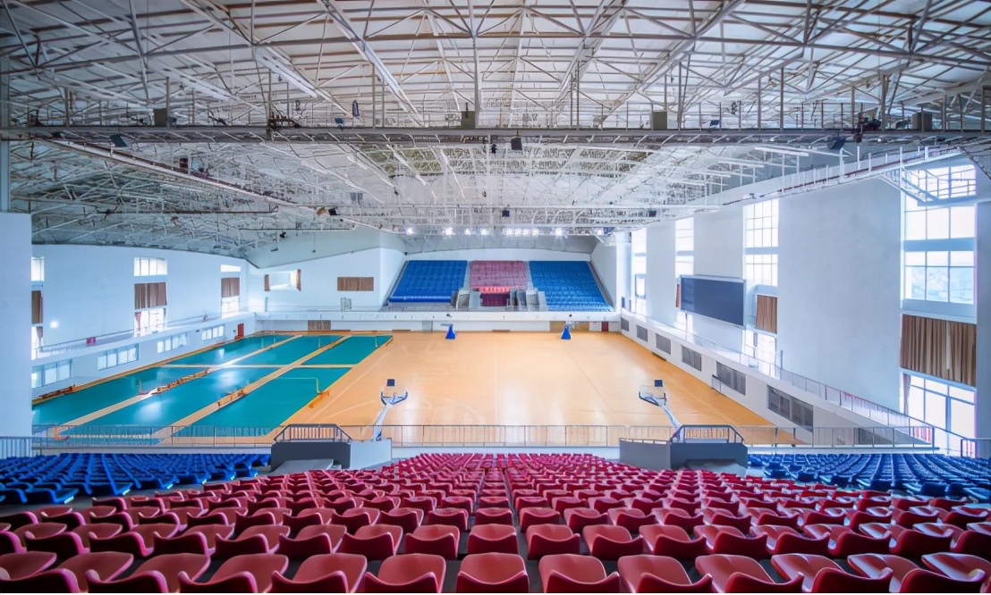 5位院士坐镇，创下世界首个，还坐拥“超大”网红校园，这所大学火了！