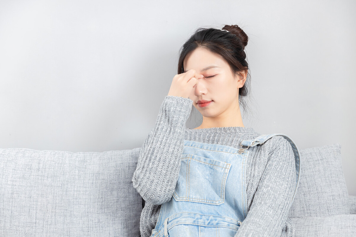 口腔溃疡，疼得闹心？教你4个妙招，可帮你减轻疼痛