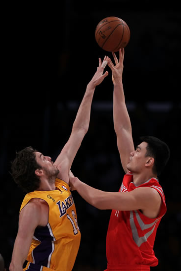 nba为什么没人用勾手（为何以前常见的勾手投篮技术，如今在NBA几乎看不到了？）