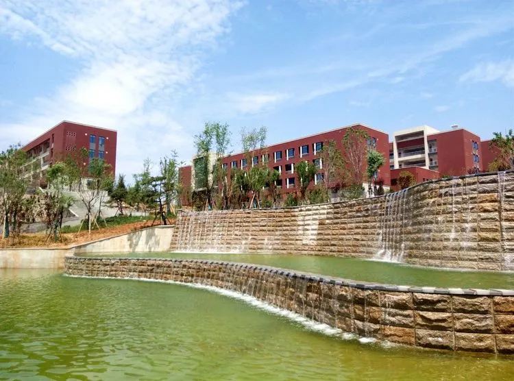 报志愿？汝州第一所大专啥样子、咋招生、好不好就业、学费贵不贵？