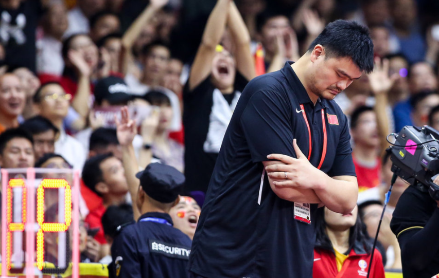 cba球员为什么不参加奥运会（CBA职业化24年后中国男篮却无缘奥运 联赛为何与国家队不兼容？）