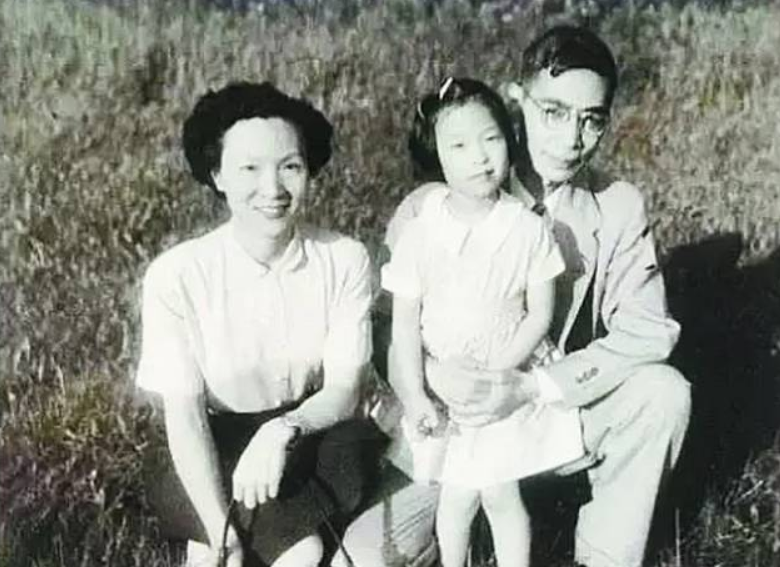 李佩：中年丧夫，老年丧女，依然保持着尊严、体面地生活