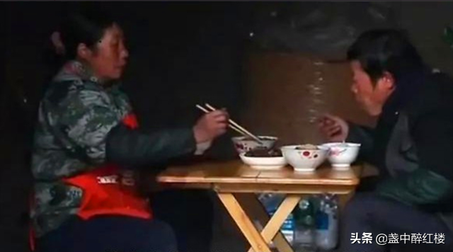 从北大医学博士沦为低保户，张进生55岁了，如今过得怎么样？