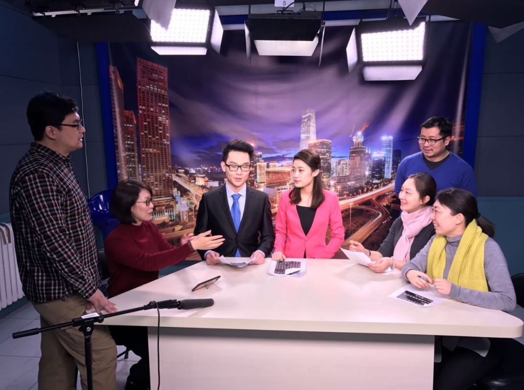 文科生毕业不好找工作，这4种专业前景好，丝毫不比理科生差