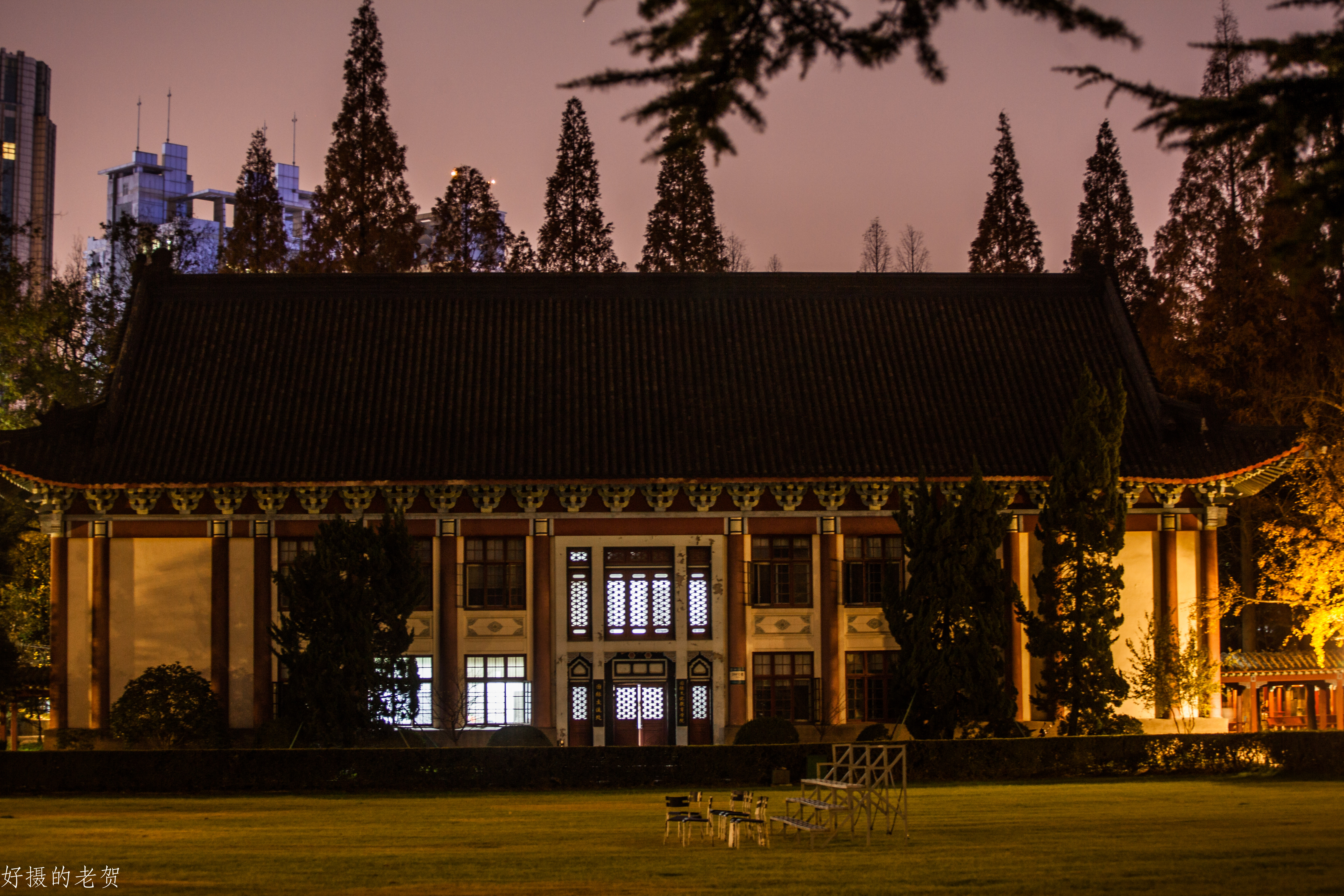 南京师大，曾是中国第一座女子大学，大文豪袁枚的随园所在地