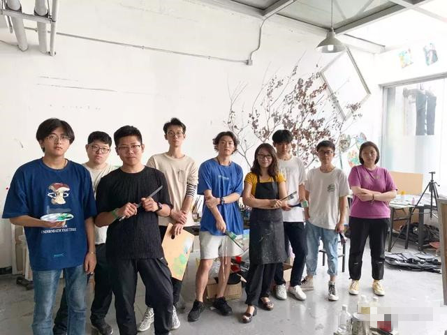 喜迎教师节，泓钰意大利语培训学校今天举行庆祝晚会