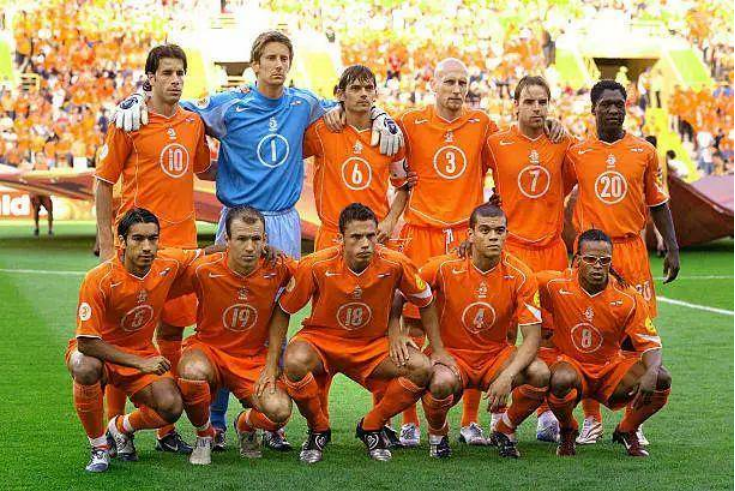 2004年欧洲杯荷兰队阵容（2004欧洲杯捷克对荷兰，东欧铁骑与橙衣军团的对攻大战）