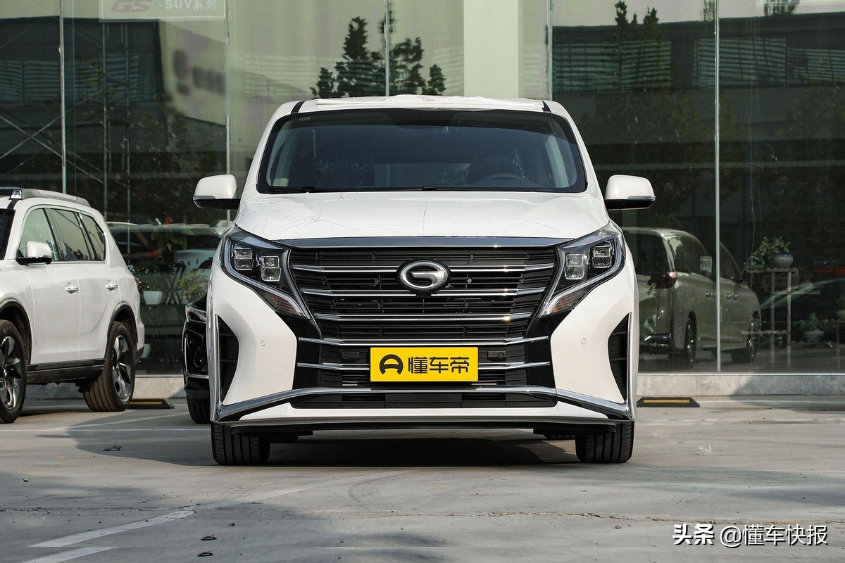 20万元级自主品牌MPV，荣威iMAX8与传祺M8怎么选？