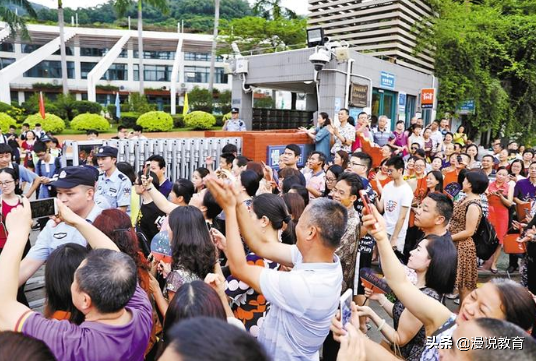 继中考改革之后，“高考复读”也被限制，网友表示：早该改革了