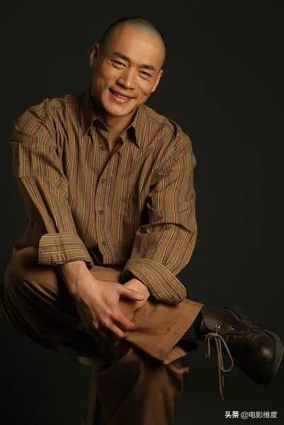 唐歌比丁海峰大2岁,正经职业是一名幼教老师,在当时是很多人羡慕的