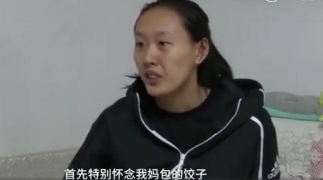 东北姥姥预测女排世界杯(女排世界冠军！吃上妈妈包饺子特别开心，可惜假期太短没能看奶奶)