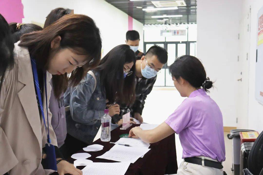 985学生想躺平？多名浙大学霸报考双非研究生，普通学生难以接受