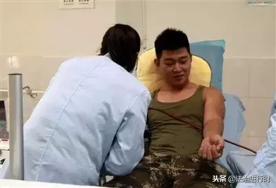 V早报:石家庄奥迪撞人致2死5伤案:系司机癫痫病发作