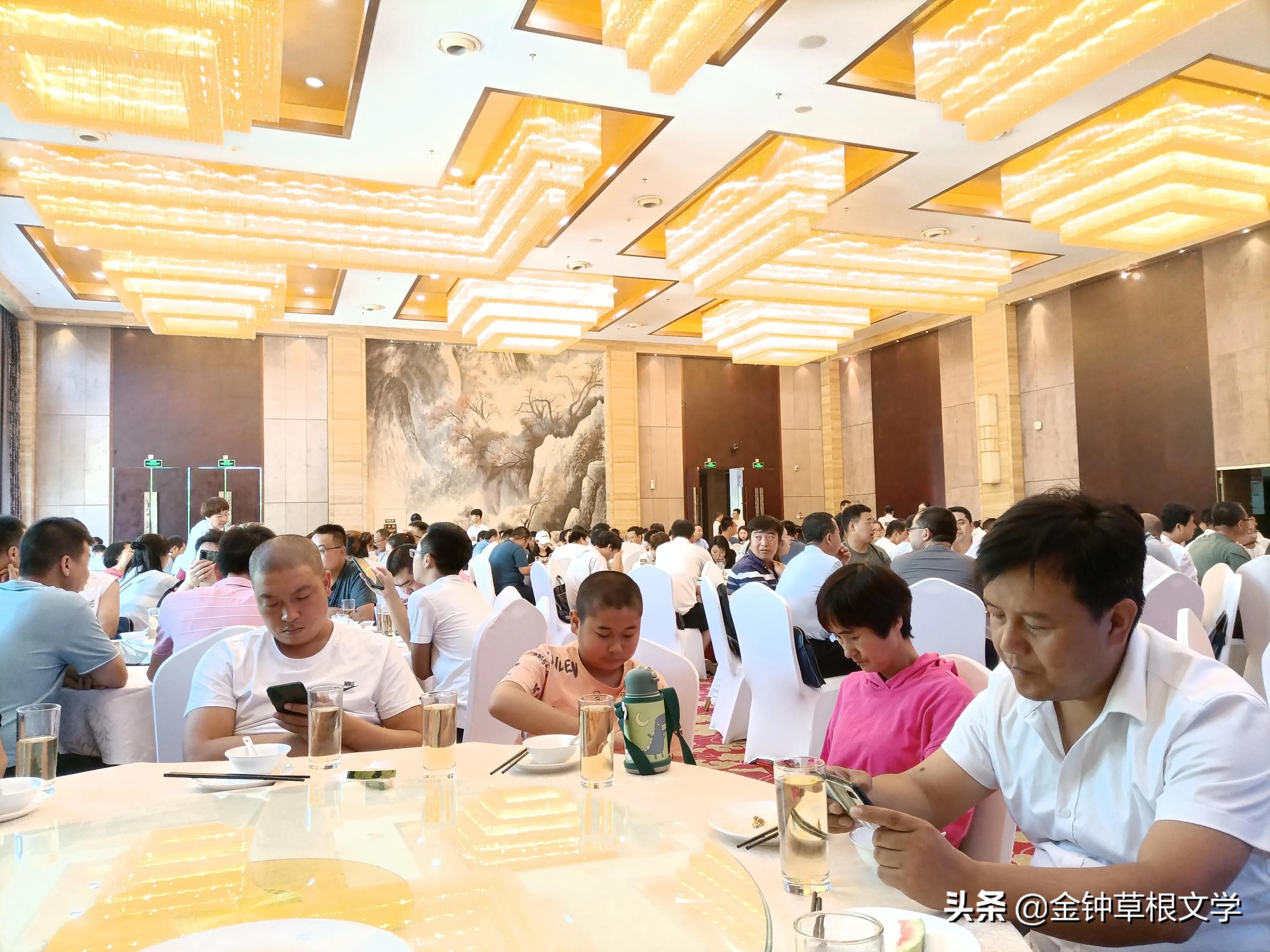 「校园文学」我们（初中生作文）